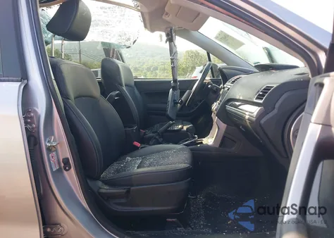 2018 Subaru Forester 2.5I Premium z USA, uszkodzony, nr VIN JF2SJAGC5JH517052